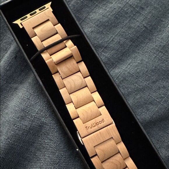 Everyday gray maple real wood 38/40 mm Apple Watch band NWT main image 6